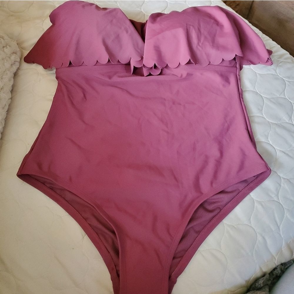 Scalloped flounce one piece kona sol